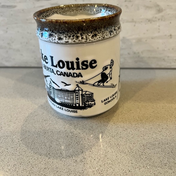 Vintage Alberta Canada Lake Louise Souvenir Stoneware Mug - Picture 4 of 12